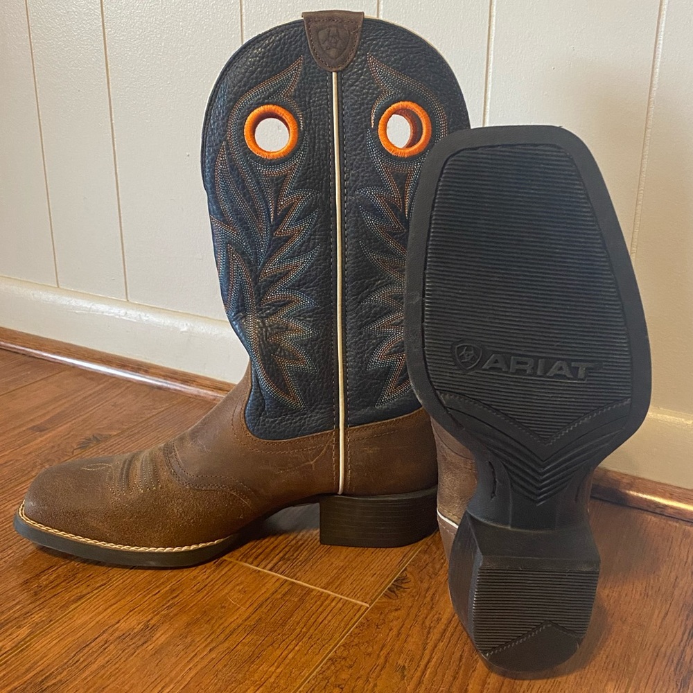 Men’s size 10.5 Arita boots